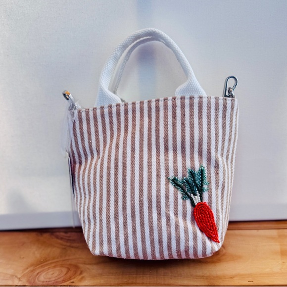 ✨Host pick! T.J.Maxx Striped Beaded Tote with Vegetable Design - Picture 4 of 10
